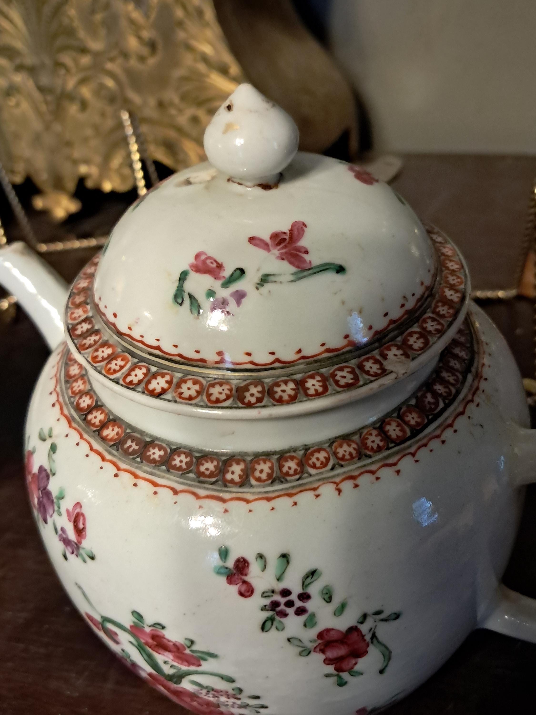 18th Century Chinese Famille Rose Teapot