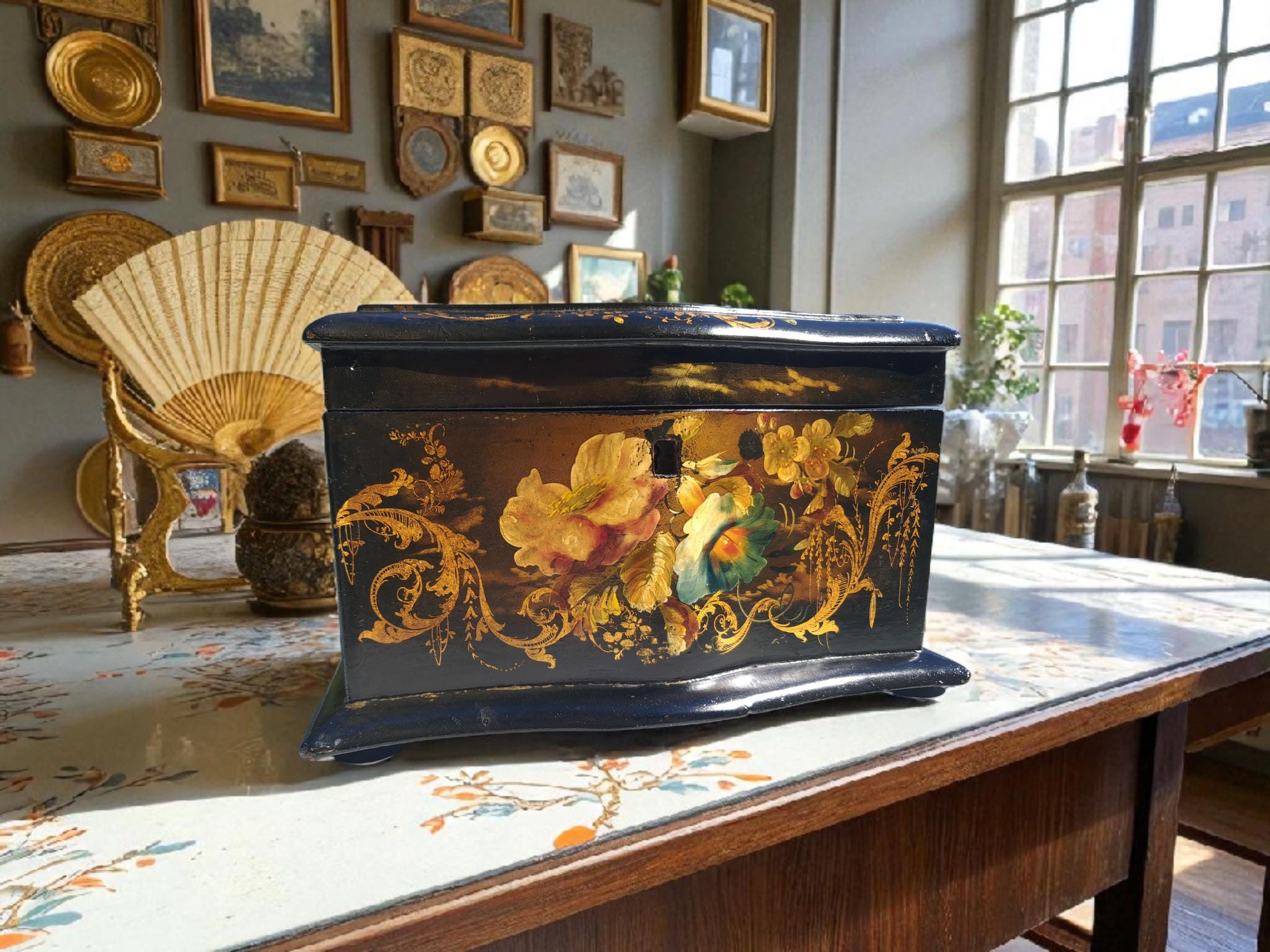 Antique Chinoiserie French Lacquered Tea Caddy: Floral Gold Gilding