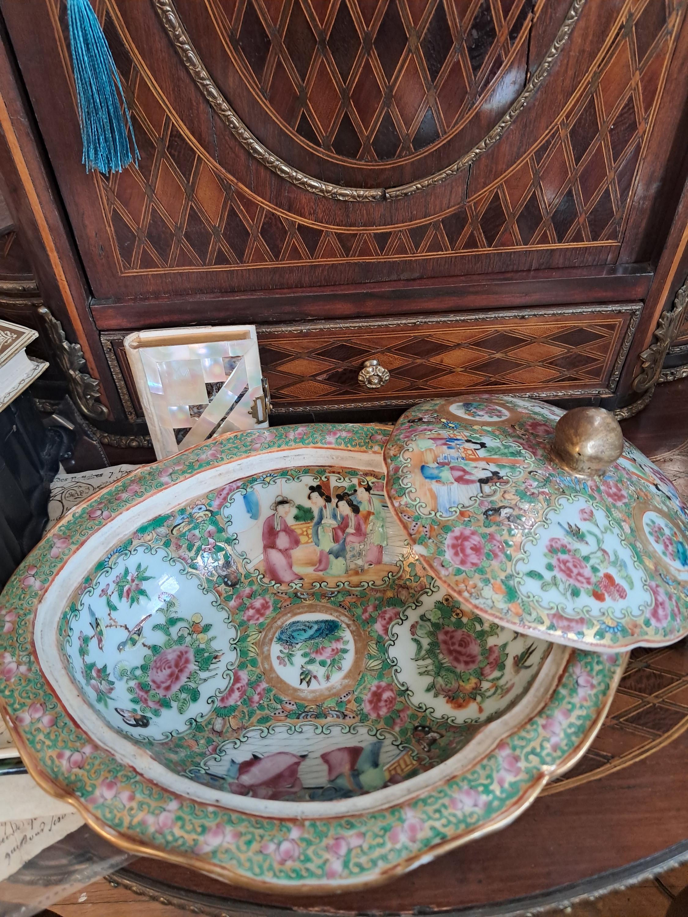Early Rose Medallion Set of 3 Soup Tureens